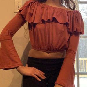 OFF THE SHOULDER TOP